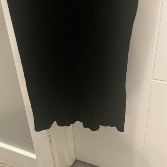 Perfect cute v-neck top - Picture 3 of 4